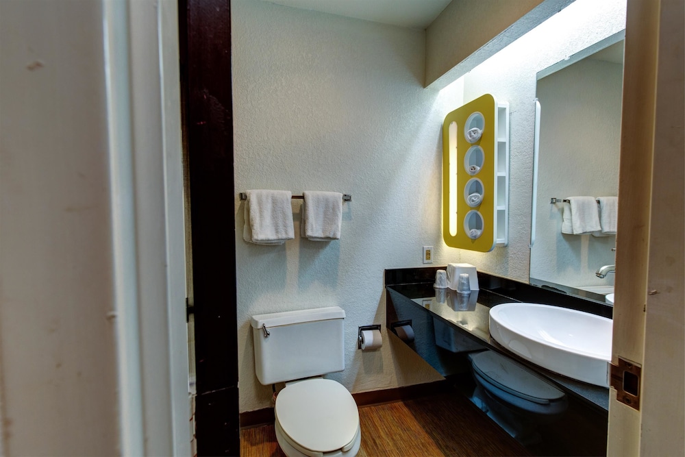 Executive Inn & Suites Hobby 29/29