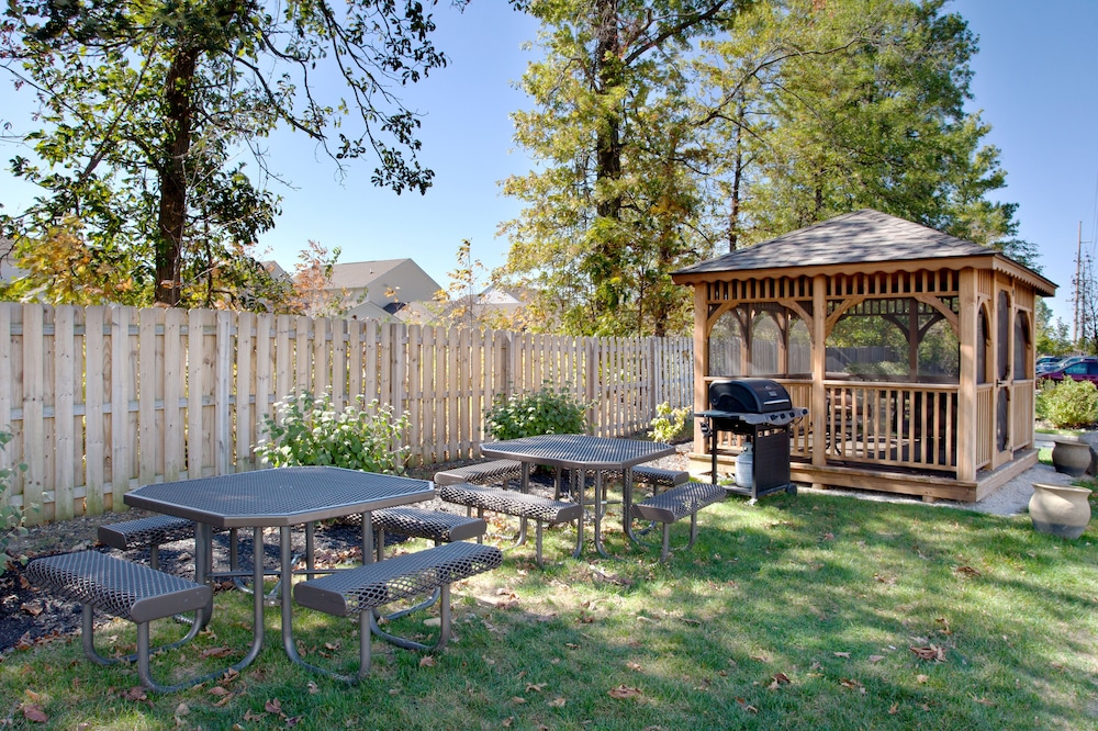 CANDLEWOOD SUITES POLARIS 3/39