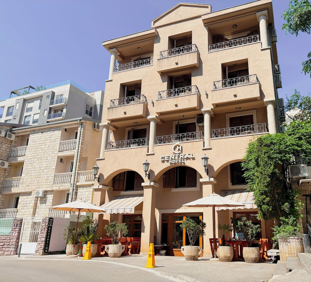Villa Tropico 8/50
