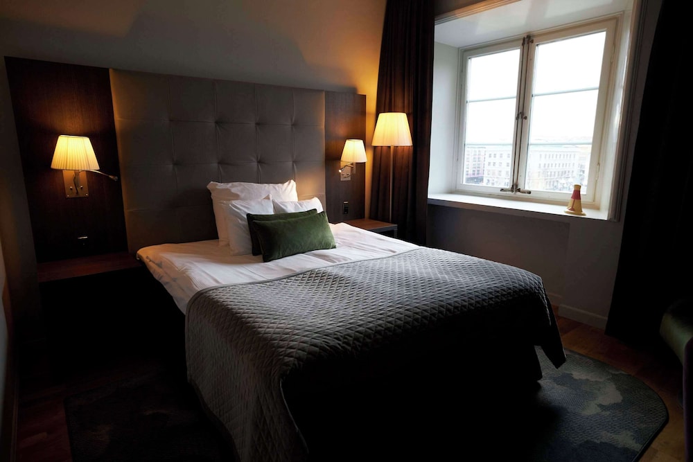 COMPACT, DOUBLE BED