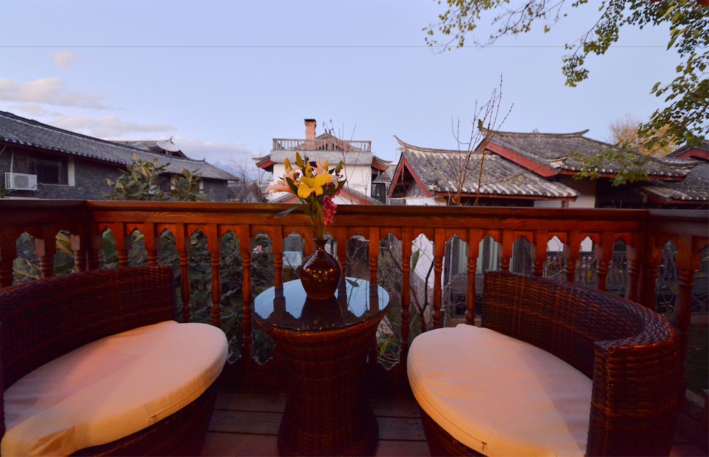 Lijiang Shuhe Youyiju Private Club 33/50