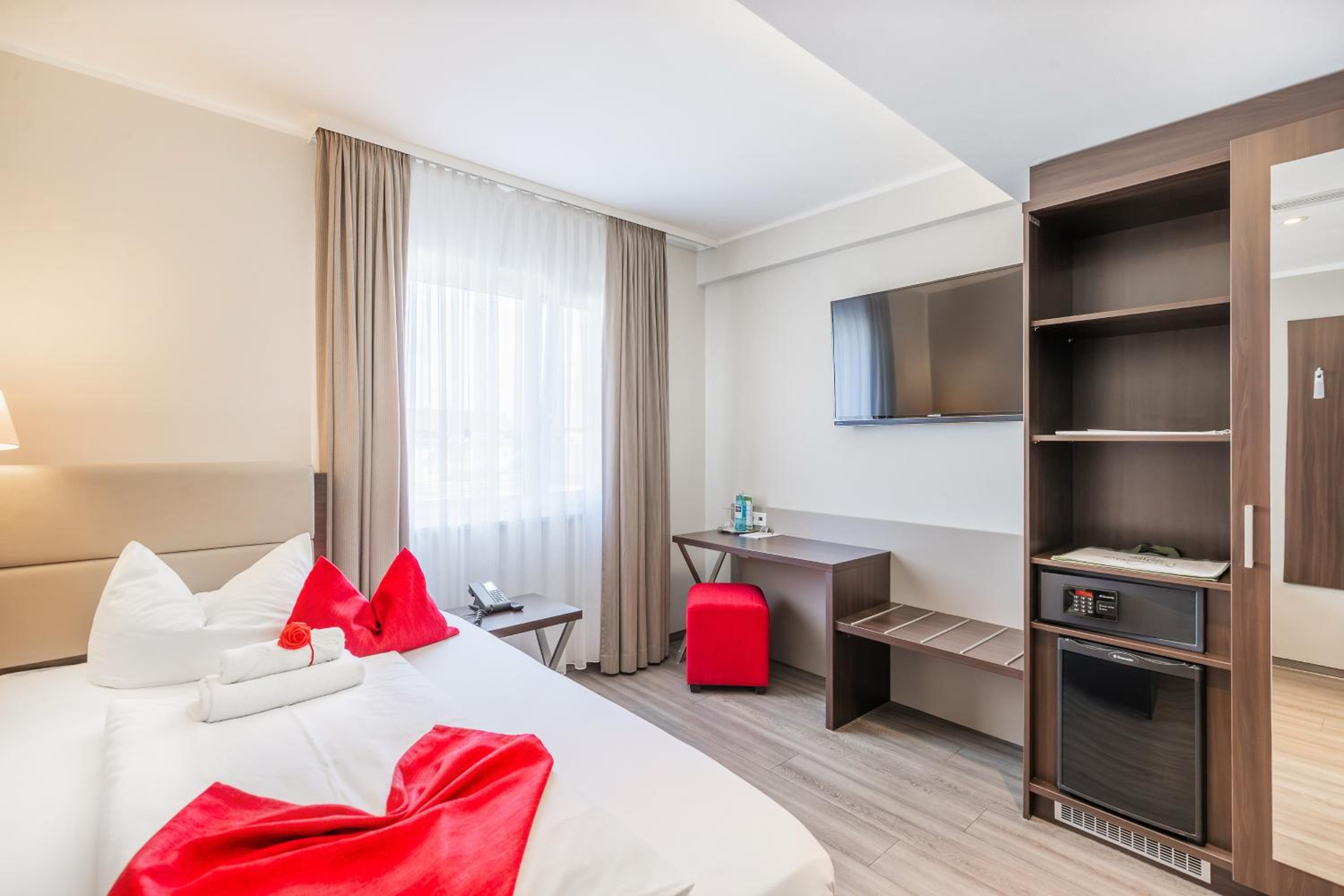 Room, Single