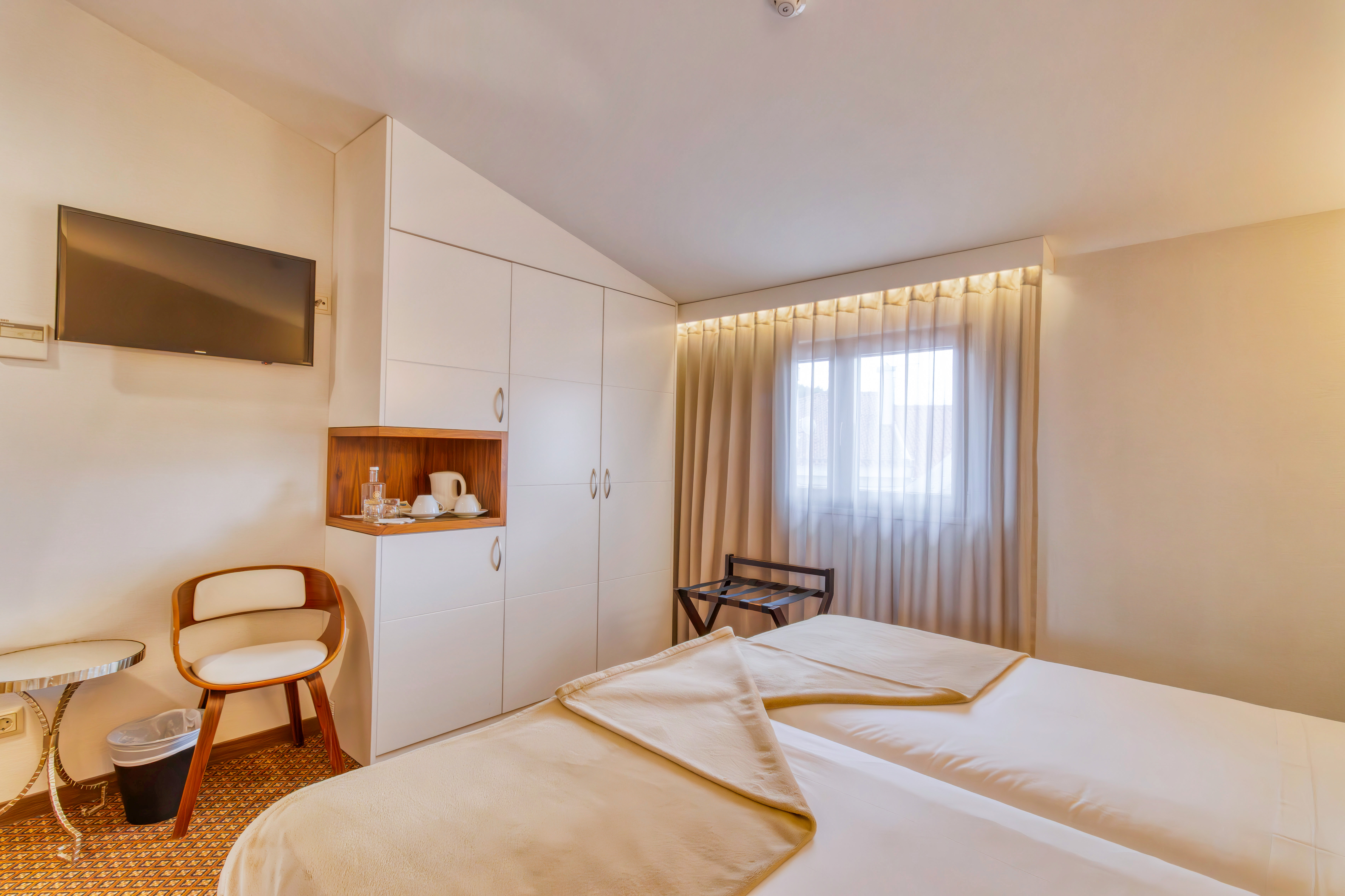 Mansard, Double or Twin Bed