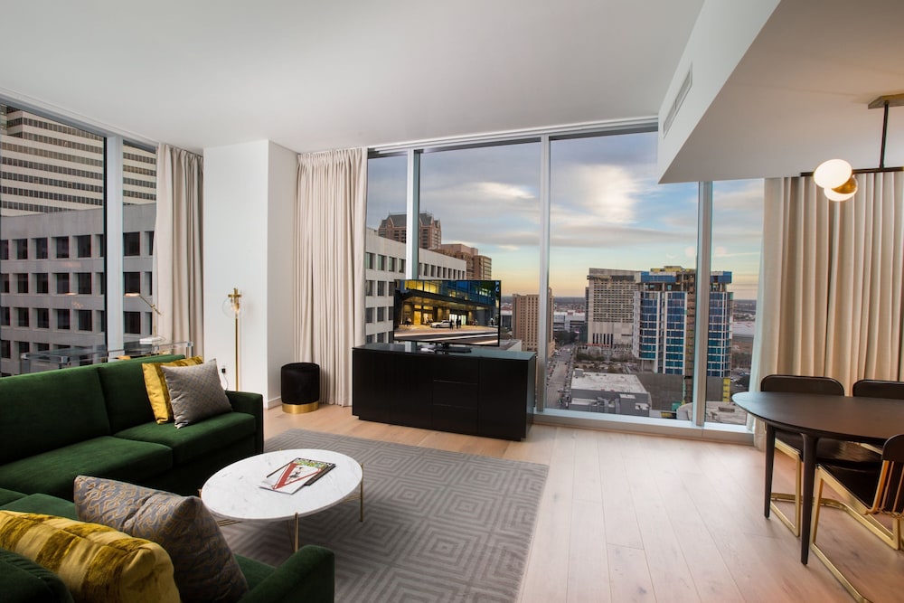 The Laura Hotel, Houston Downtown, Autograph Collection 42/73
