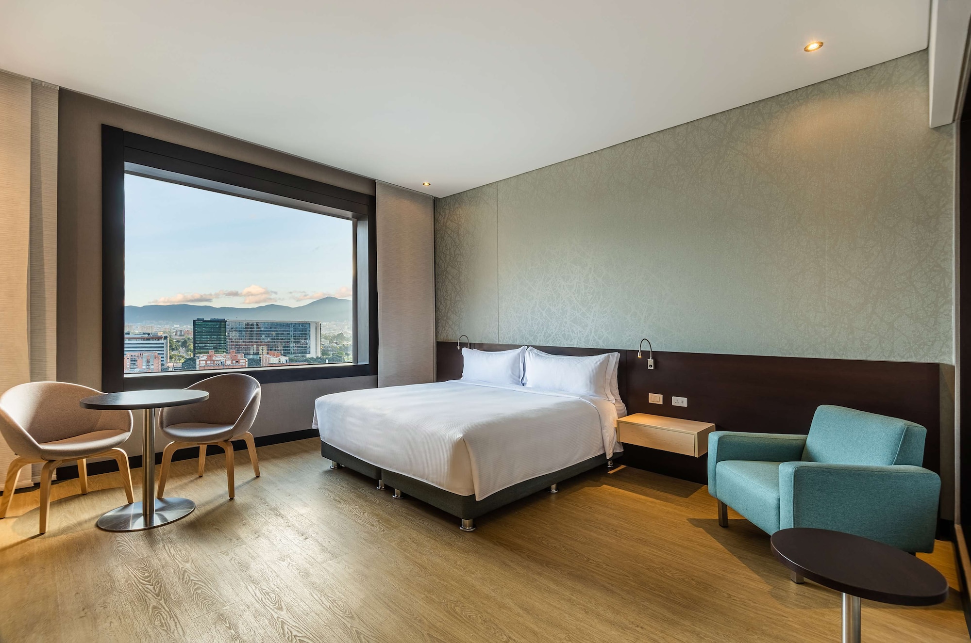 ROOM, KING BED, KITCHENETTE