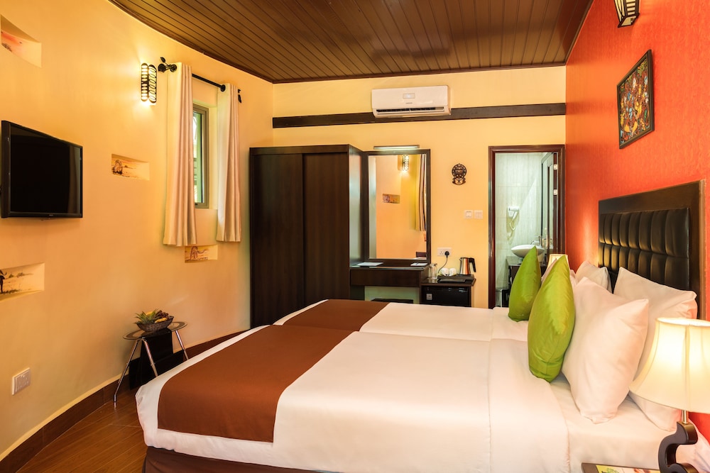 EXECUTIVE, DOUBLE OR TWIN BED, GARDEN VIEW