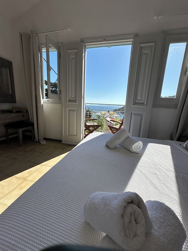Niriides Apartaments 14/60