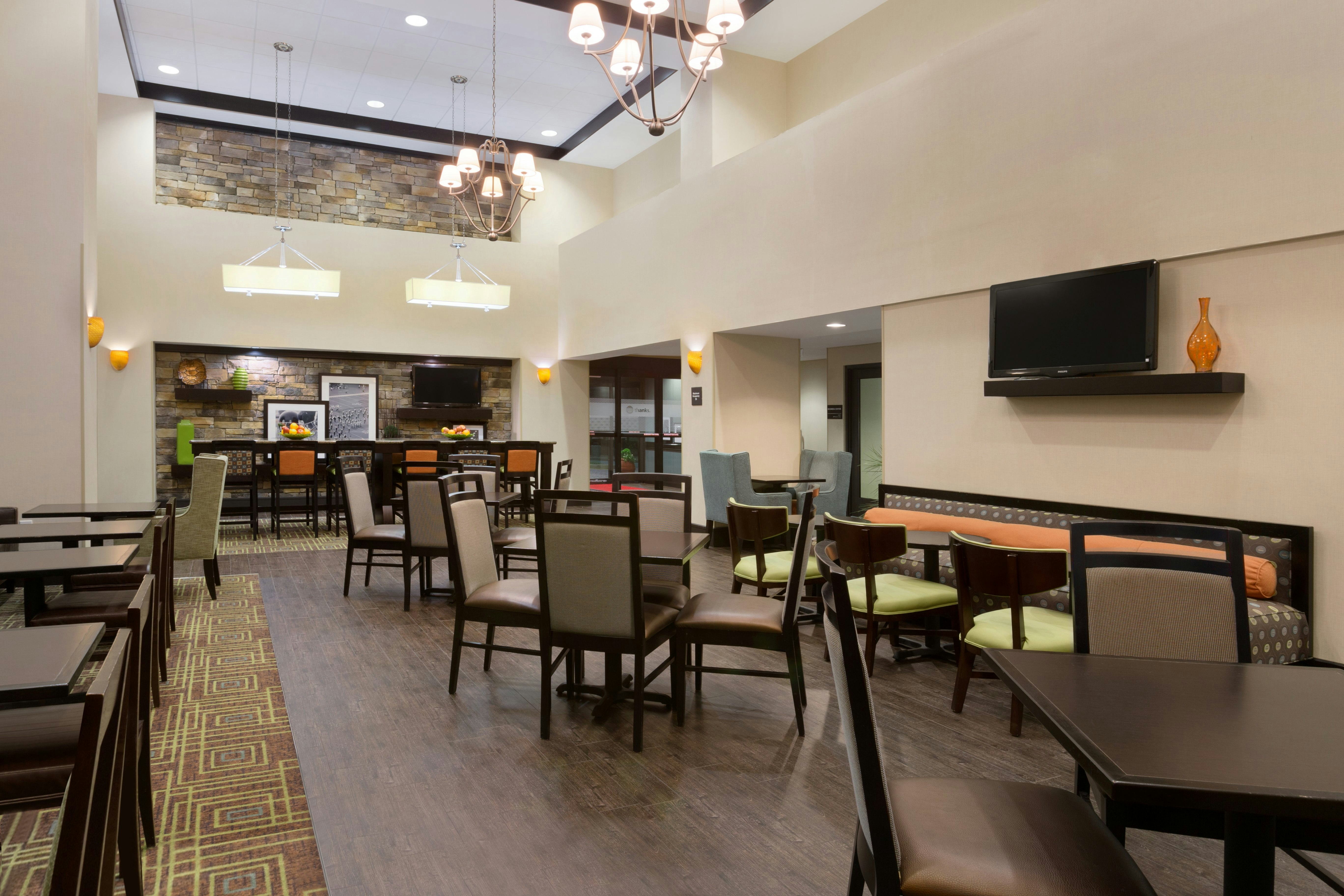Hampton Inn Suites Birmingham 280 East Eagle Point 38/62