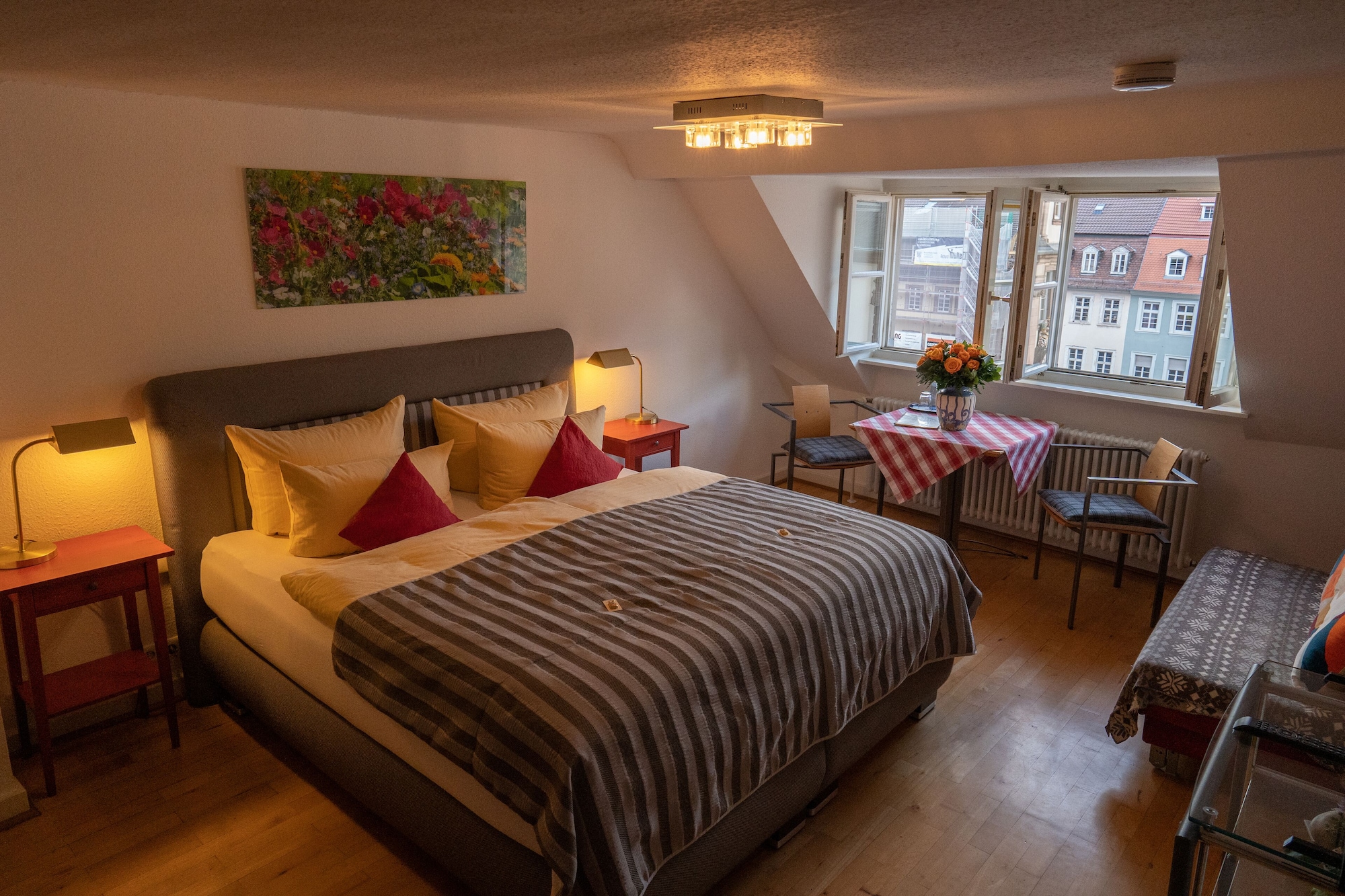 BUSINESS, DOUBLE BED