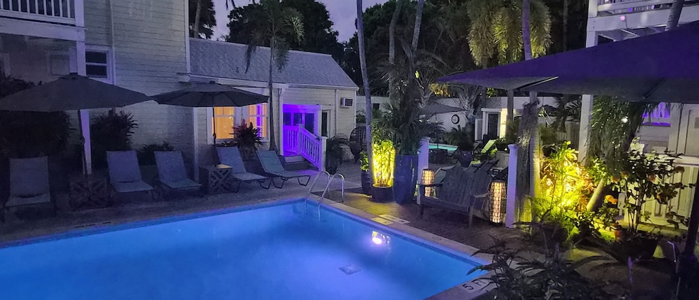 Bishop Hotel Key West 48/50