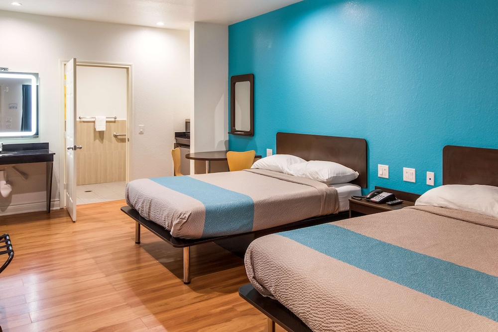 Motel6 Houston, TX - North 29/55
