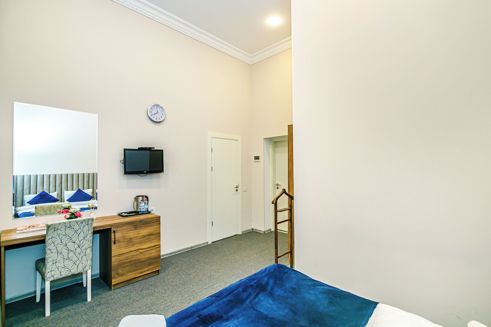 Bristol Hotel Baku 30/51