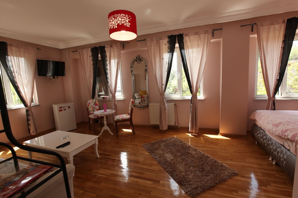 Yesim Suites 18/35
