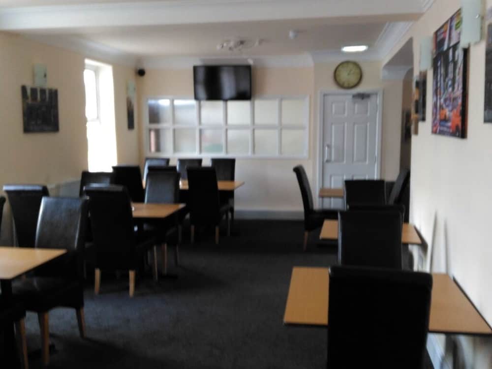 Morpeth Lodge 18/36