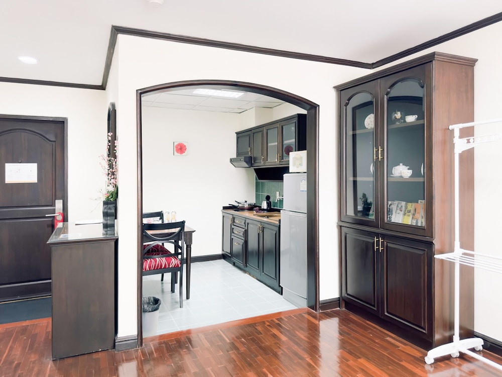 Yellow Ribbon Hills Boutique Suites 44/67