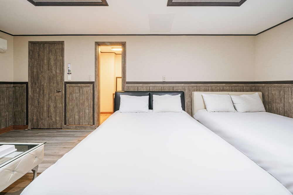 Gallery Hotel Be 20/50