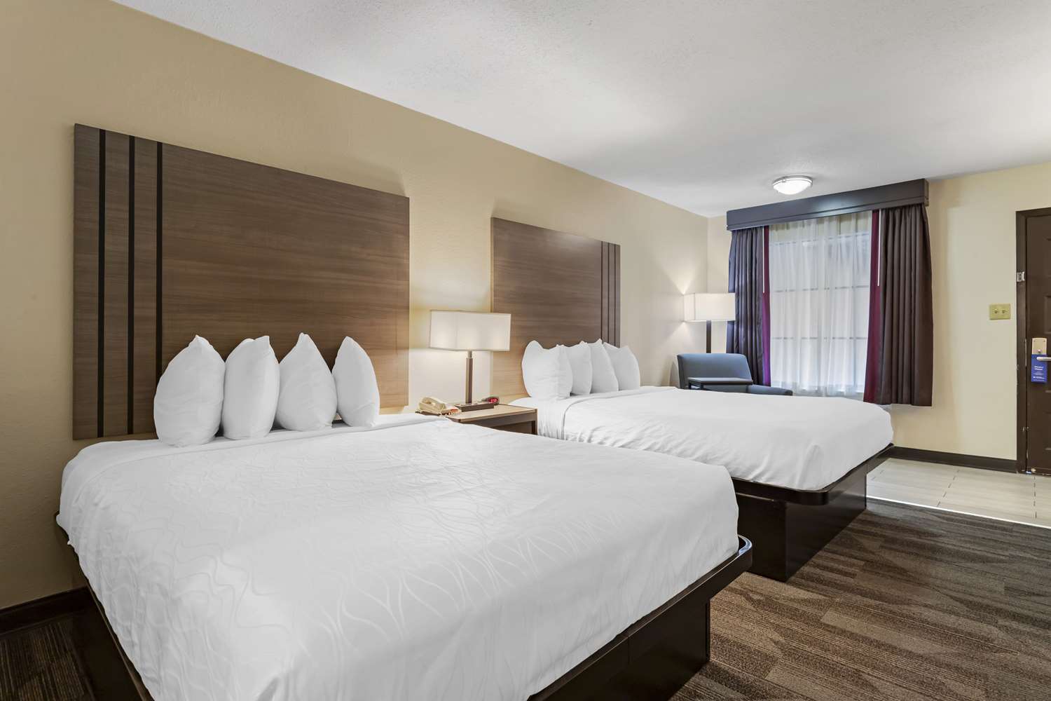 Atrium, 2 Queen Beds