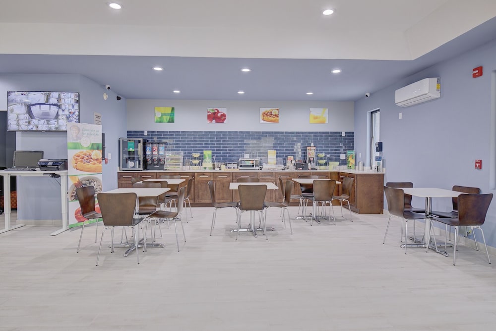Quality Inn and Suites Suffolk 30/43