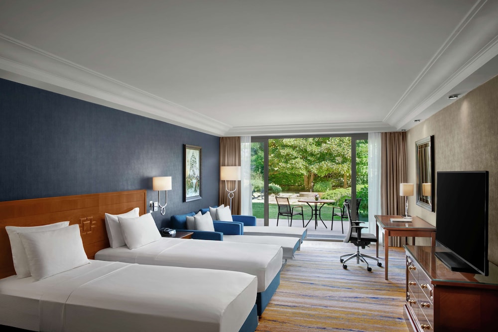 GARDEN, FAMILY, TWIN BEDS, TERRACE