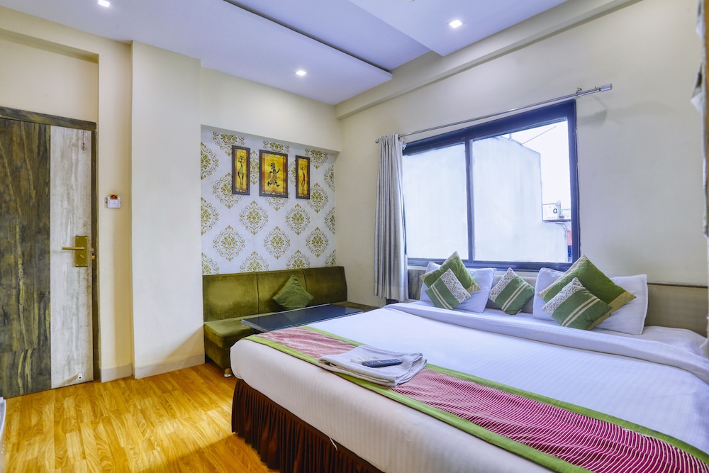 DELUXE, TWIN BEDS