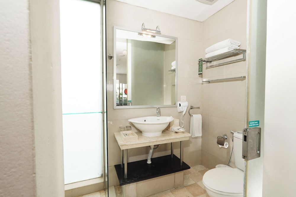 Studio, Double Bed, FuramaXclusive Ocean Beach Seminyak 3/5