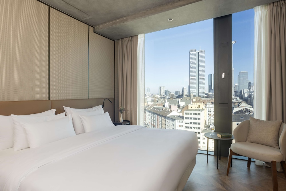 NH Collection Frankfurt Spin Tower 11/50