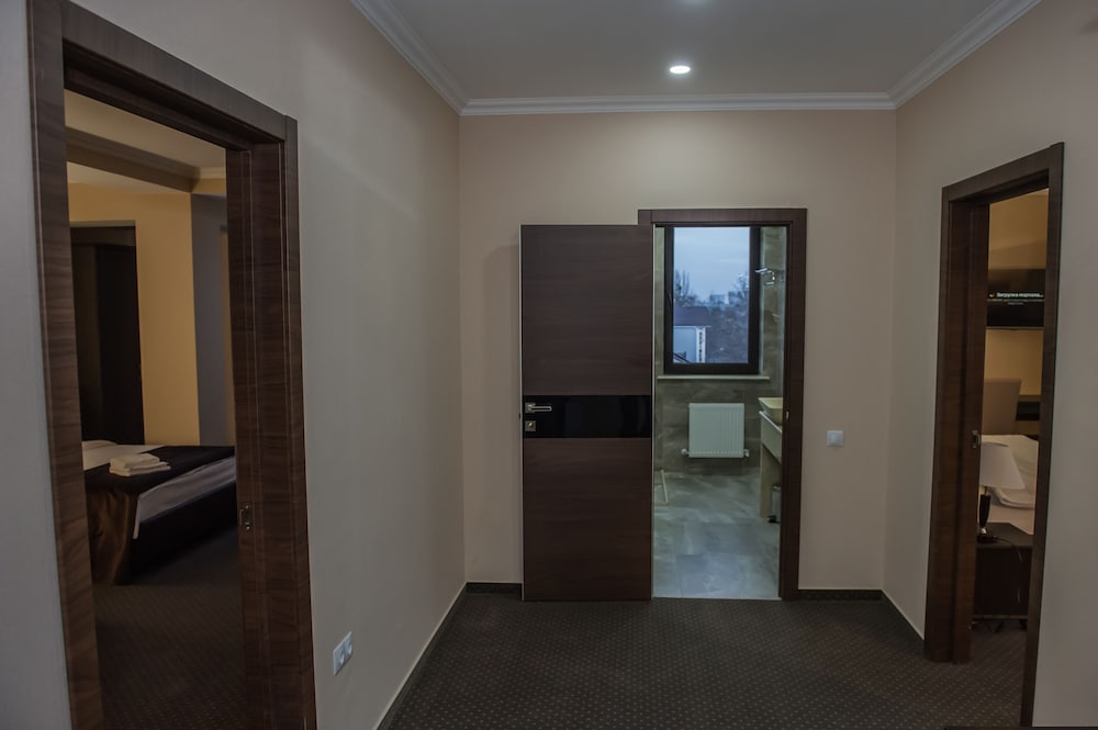 Bernardazzi Grand Hotel 30/43