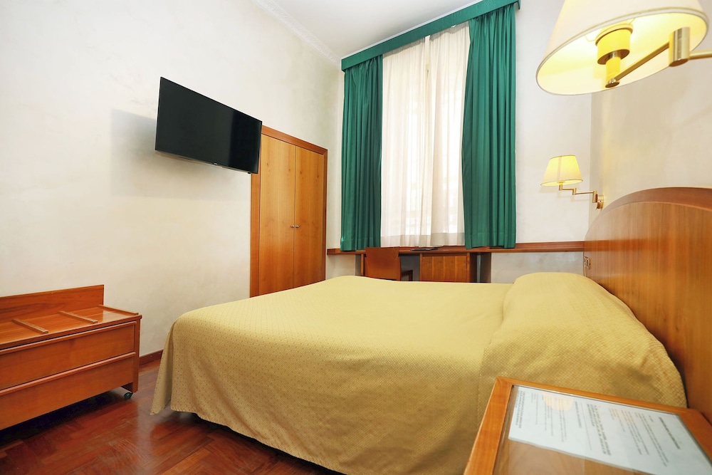 Hotel Corot 15/33