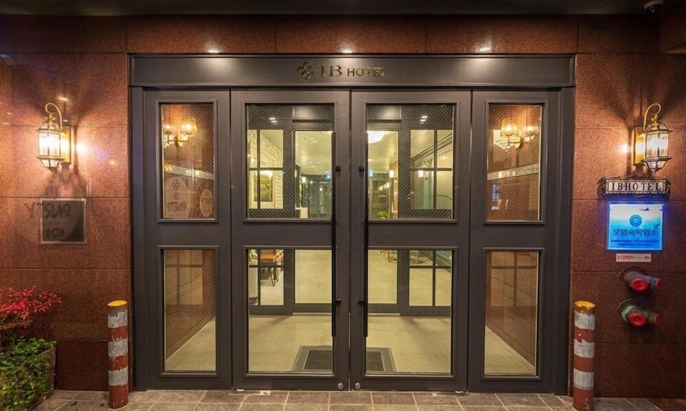 IB Hotel 2/47