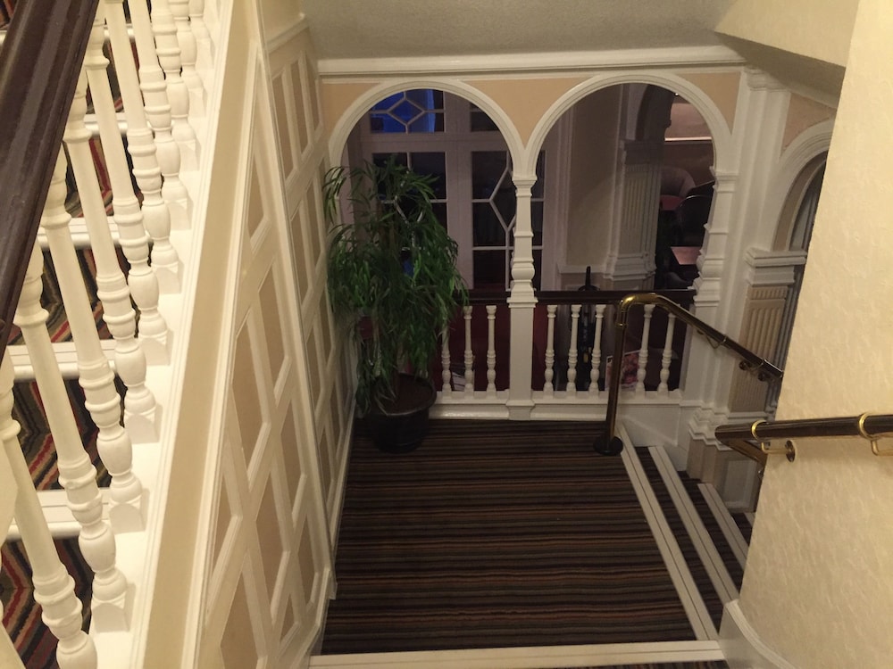 Clifton Hotel Scarborough 6/50