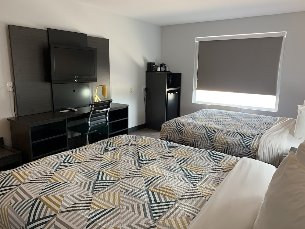 Hawthorn Extended Stay by Wyndham Hobbs 32/50