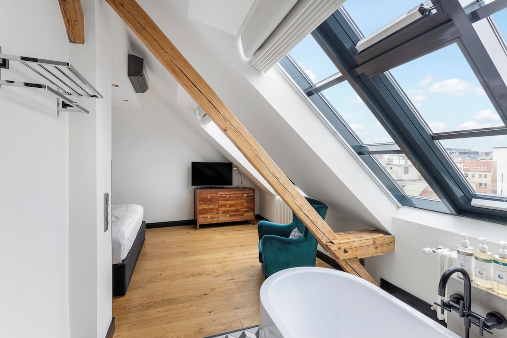 Hotel Republika and Suites 21/41