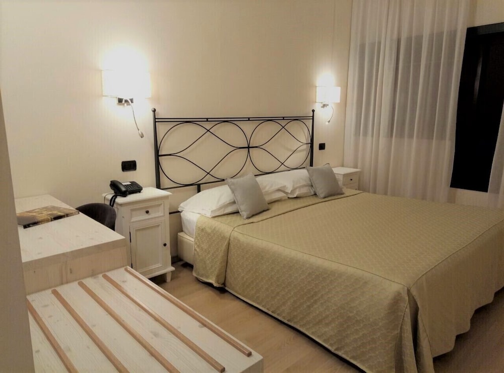 Hotel Saccardi Spa 16/48