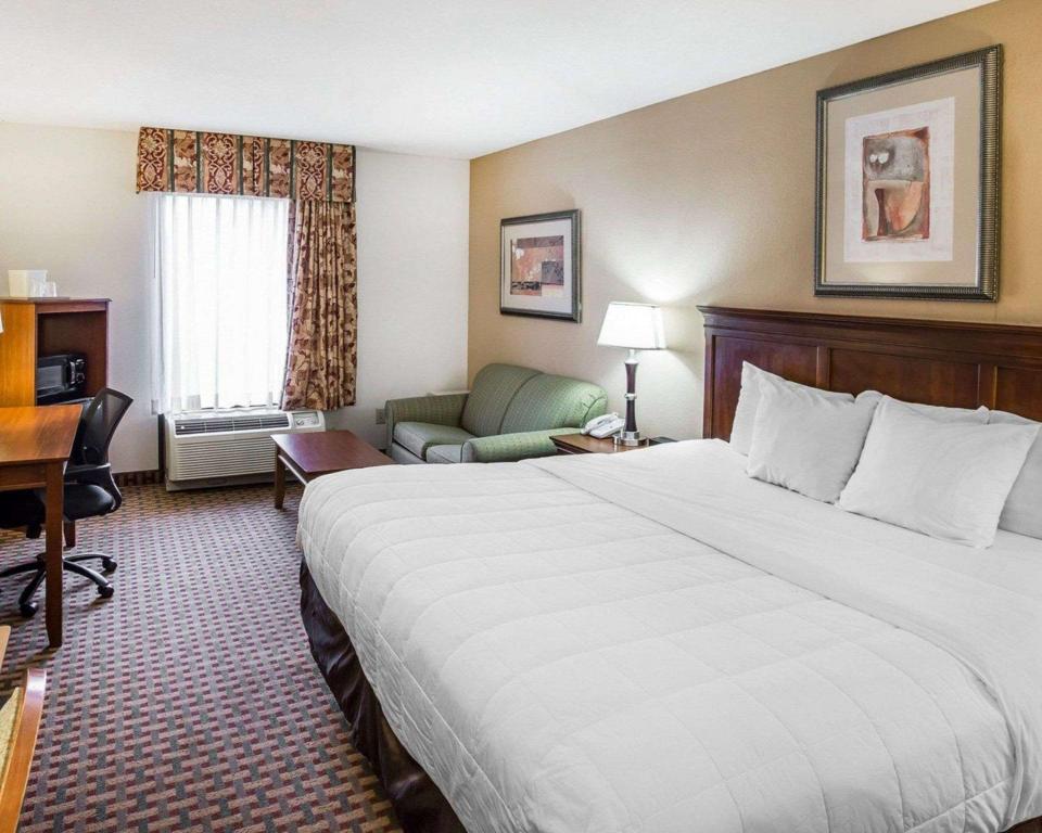 Upgrade, Suite, King Bed