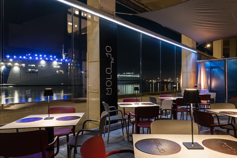 Smart Hotel - Naples Harbour 58/71