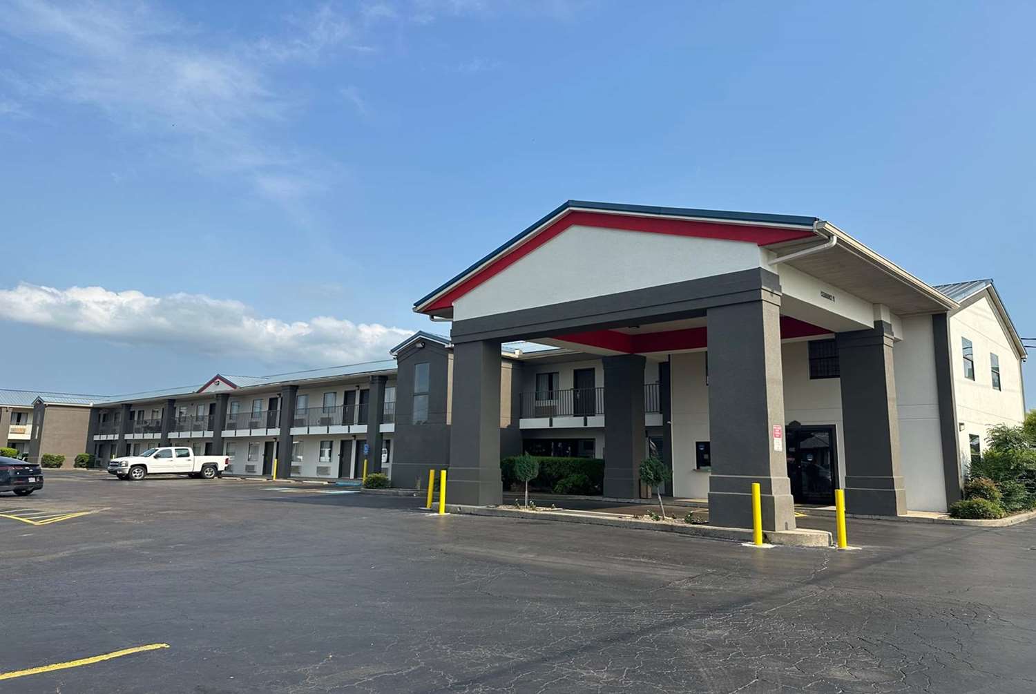 Super 8 by Wyndham Monroe 55/67