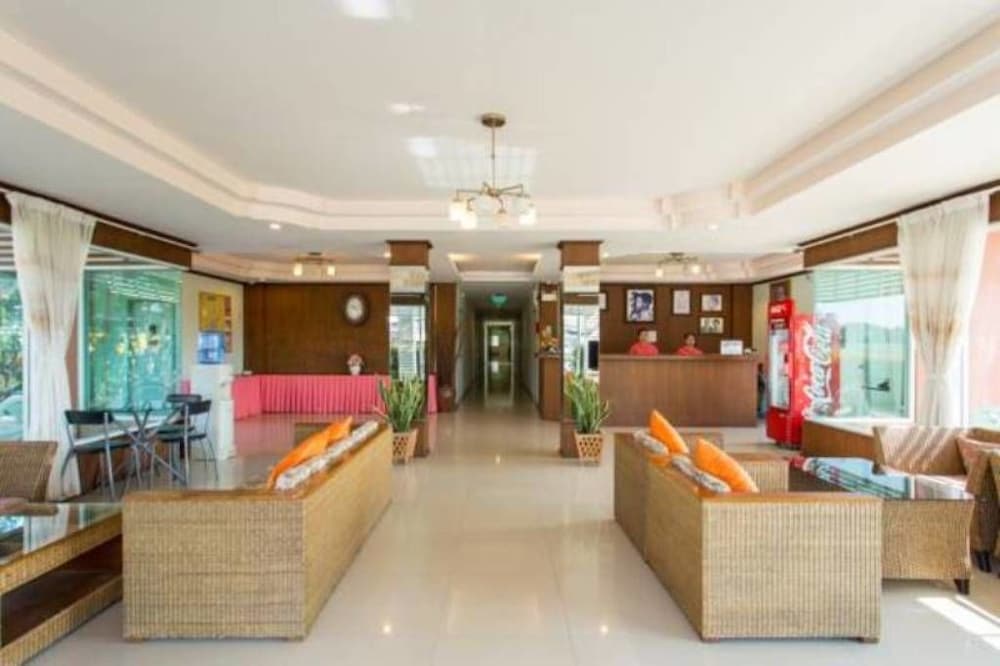 Khunyuw Hotel 8/63