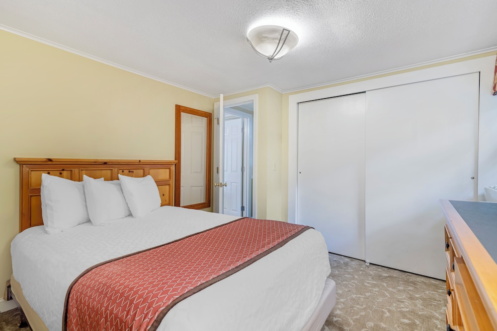MEADOWMERE RESORT 17/74