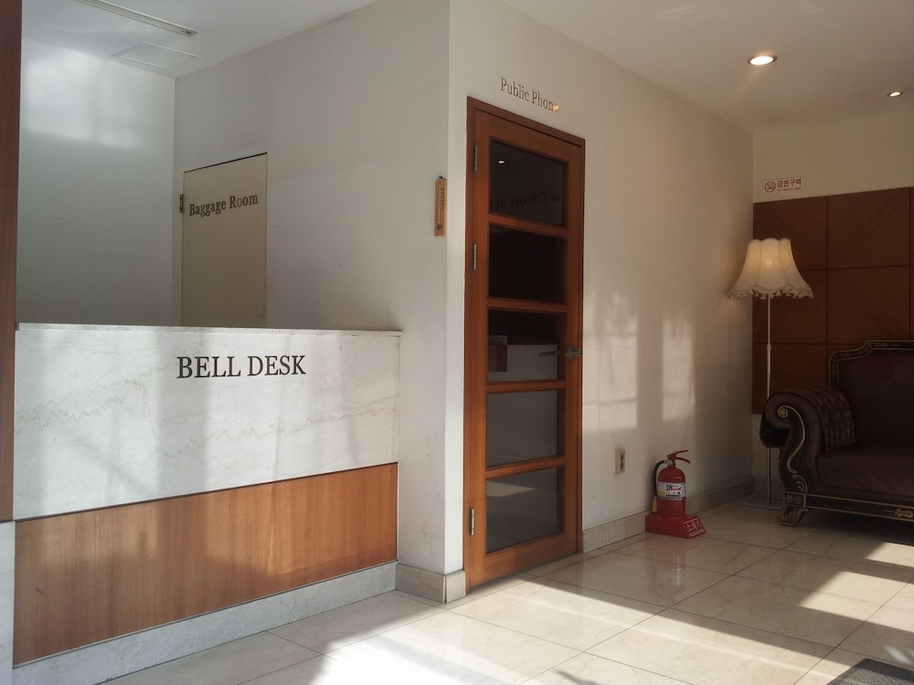New Chonji Hotel 11/66