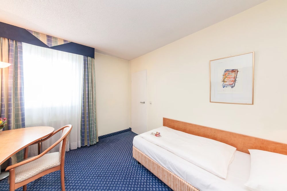 HOTEL VIKTORIA NEUSS 9/68