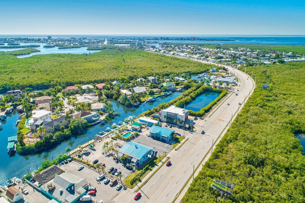 Latitude 26 Waterfront Resort & Marina 60/66