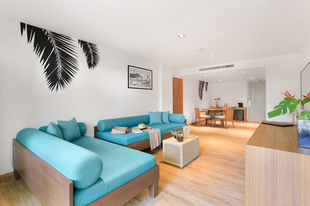 Outrigger Khao Lak Beach Resort 30/50