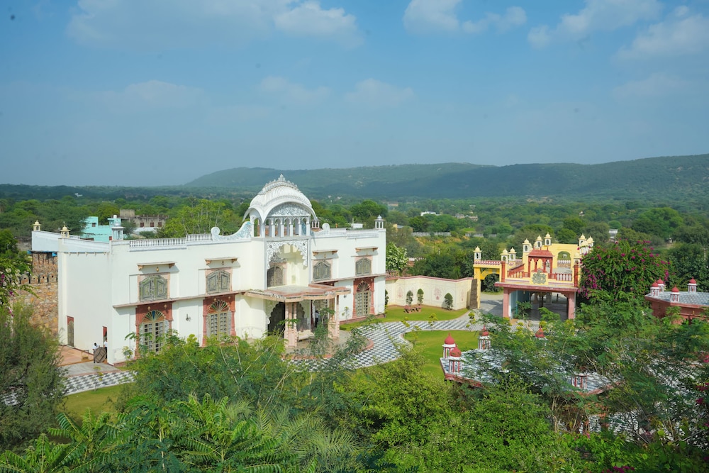 Lohagarh Fort Resort 8/91