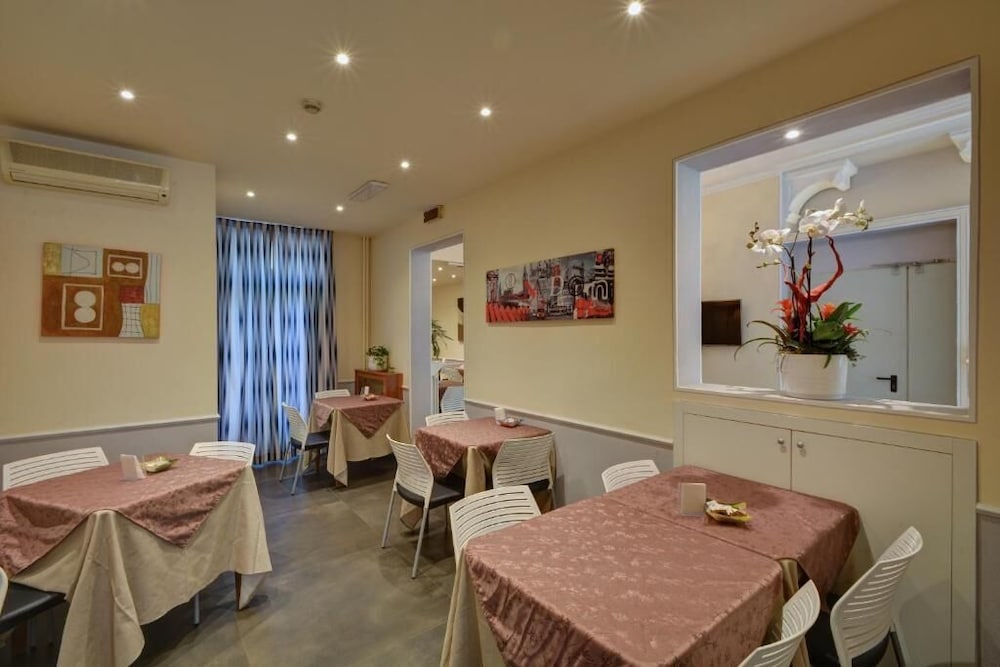 Hotel Universo 28/36