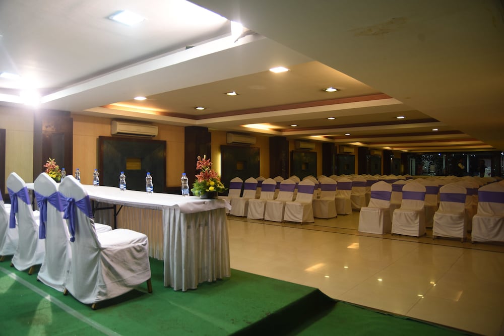 Maurya Hotel 16/66