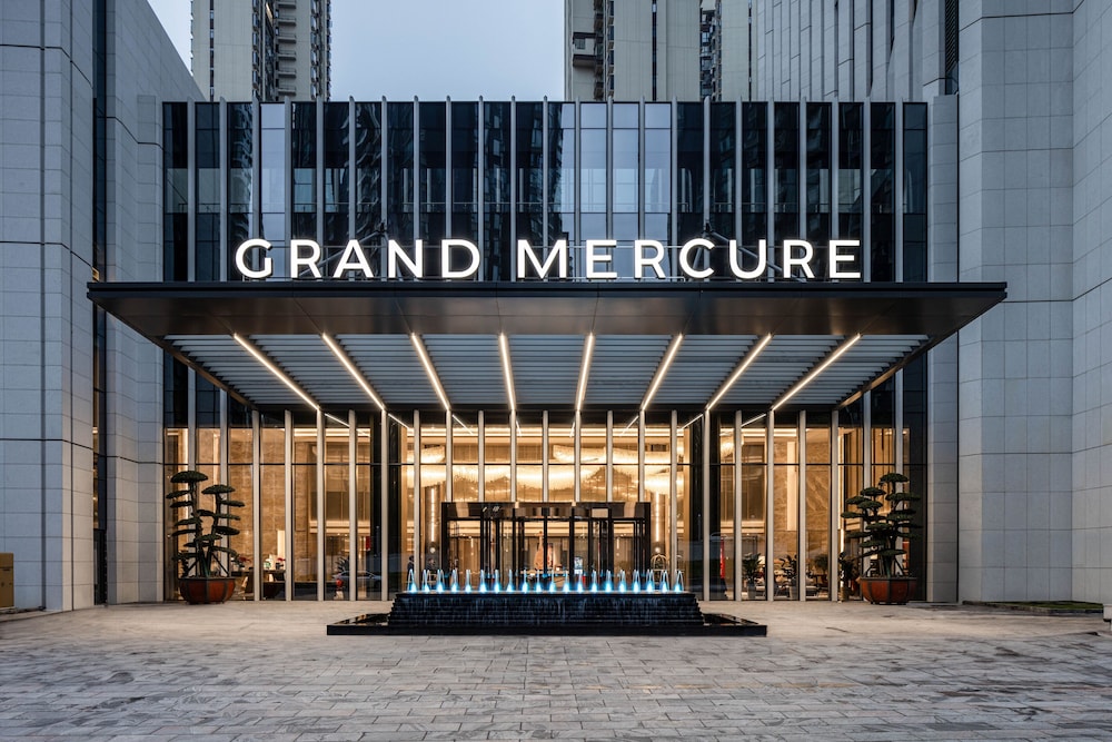 Grand Mercure Yichang Waitan 65/72