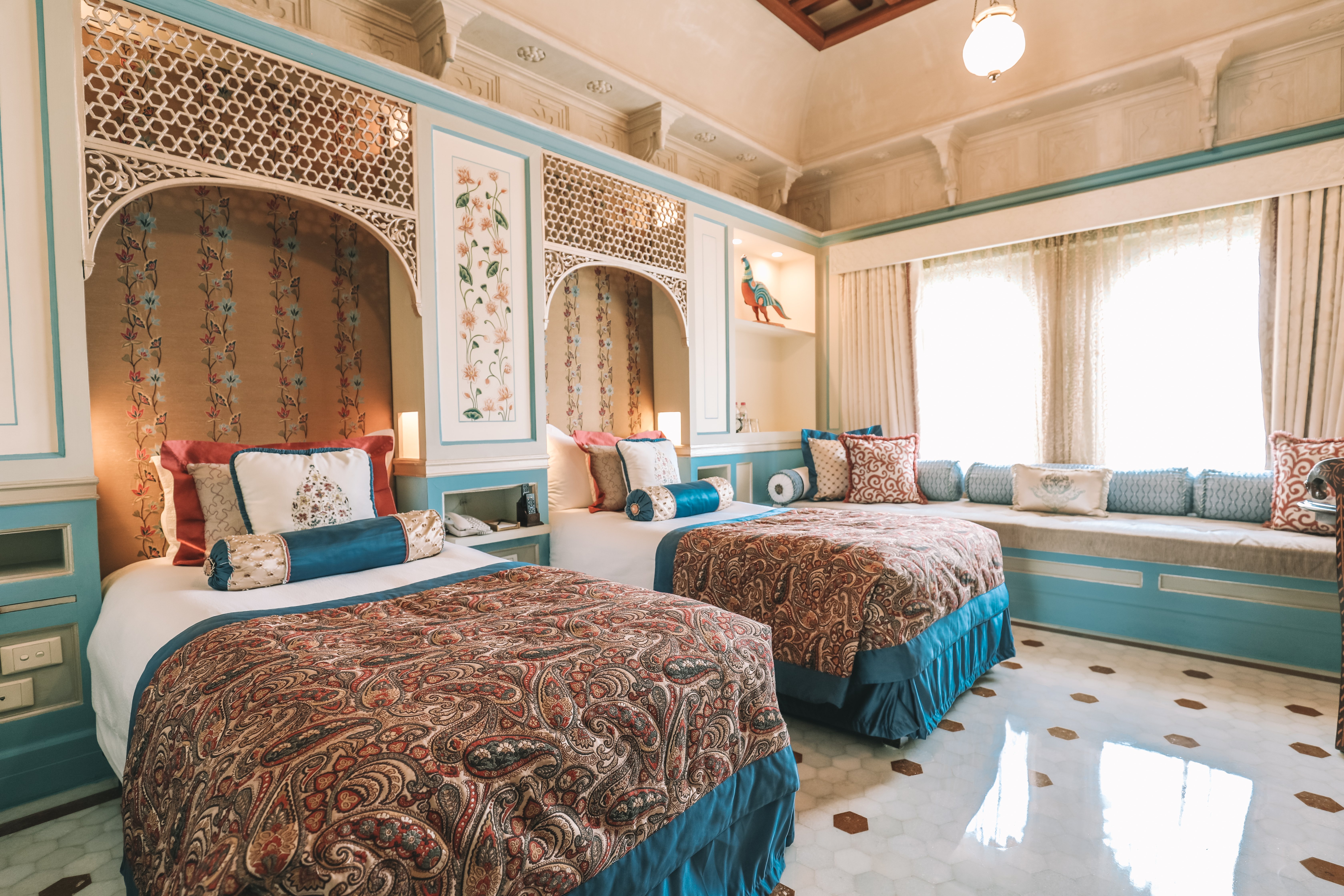 Luxury, Twin Beds, Lake View