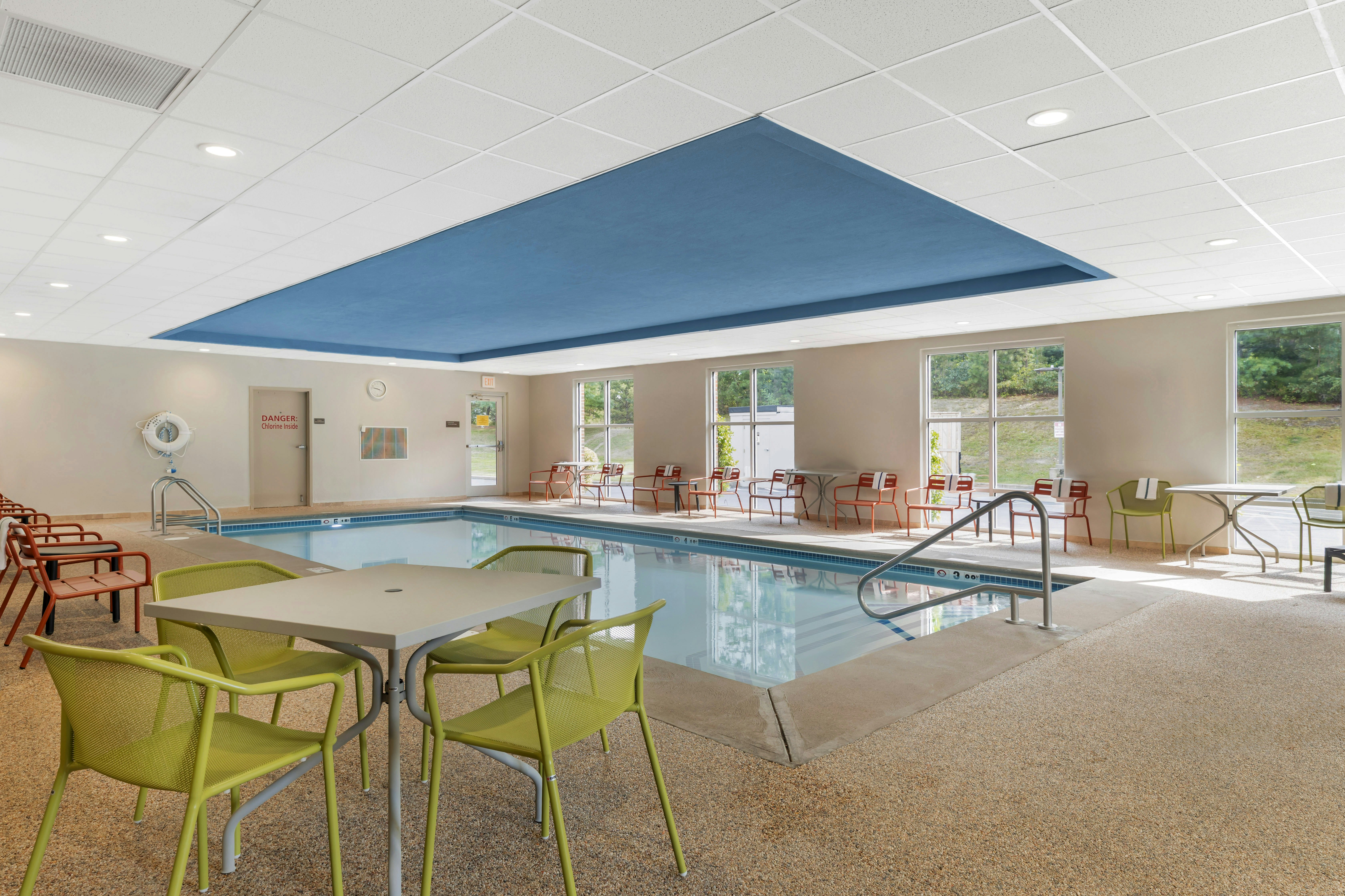 Hampton Inn & Suites Plymouth 14/25