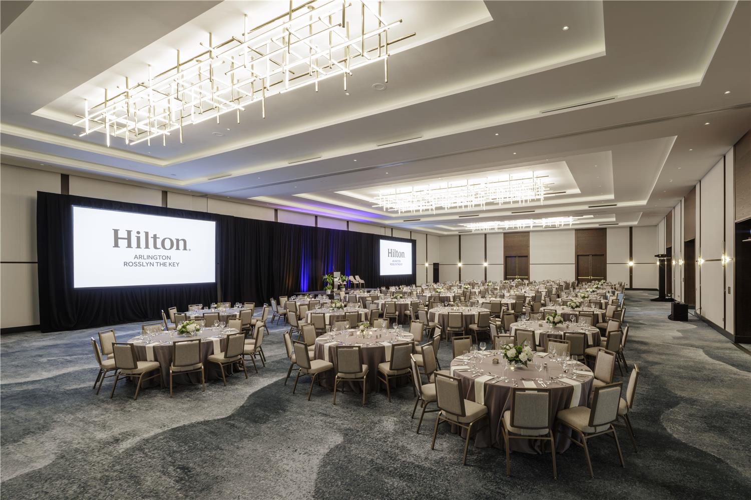 Hilton Arlington Rosslyn The Key 52/57