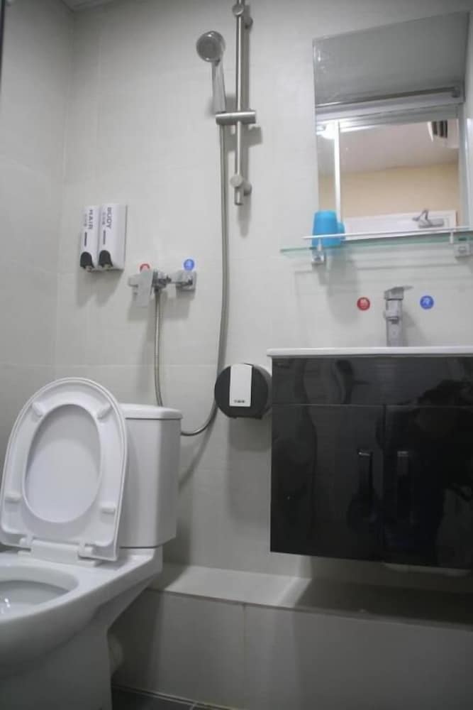 K & B Hostel 59/64